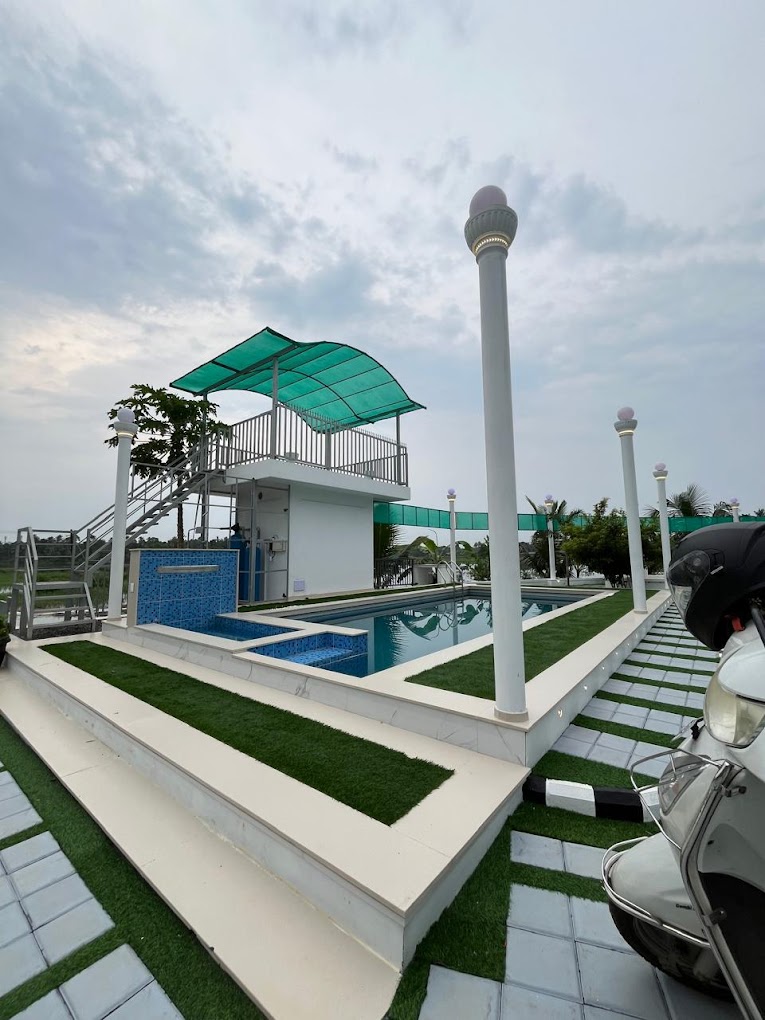 the village resort,luxury hotel,family resort,nearby hotels,best resorts